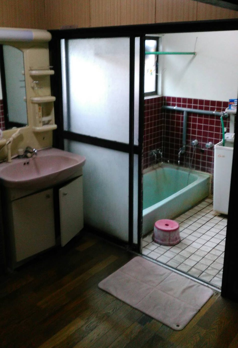 史上一番安い 簡易 浴室壁掛け式 家庭用 洗面台と鏡グループ - バス/トイレ収納